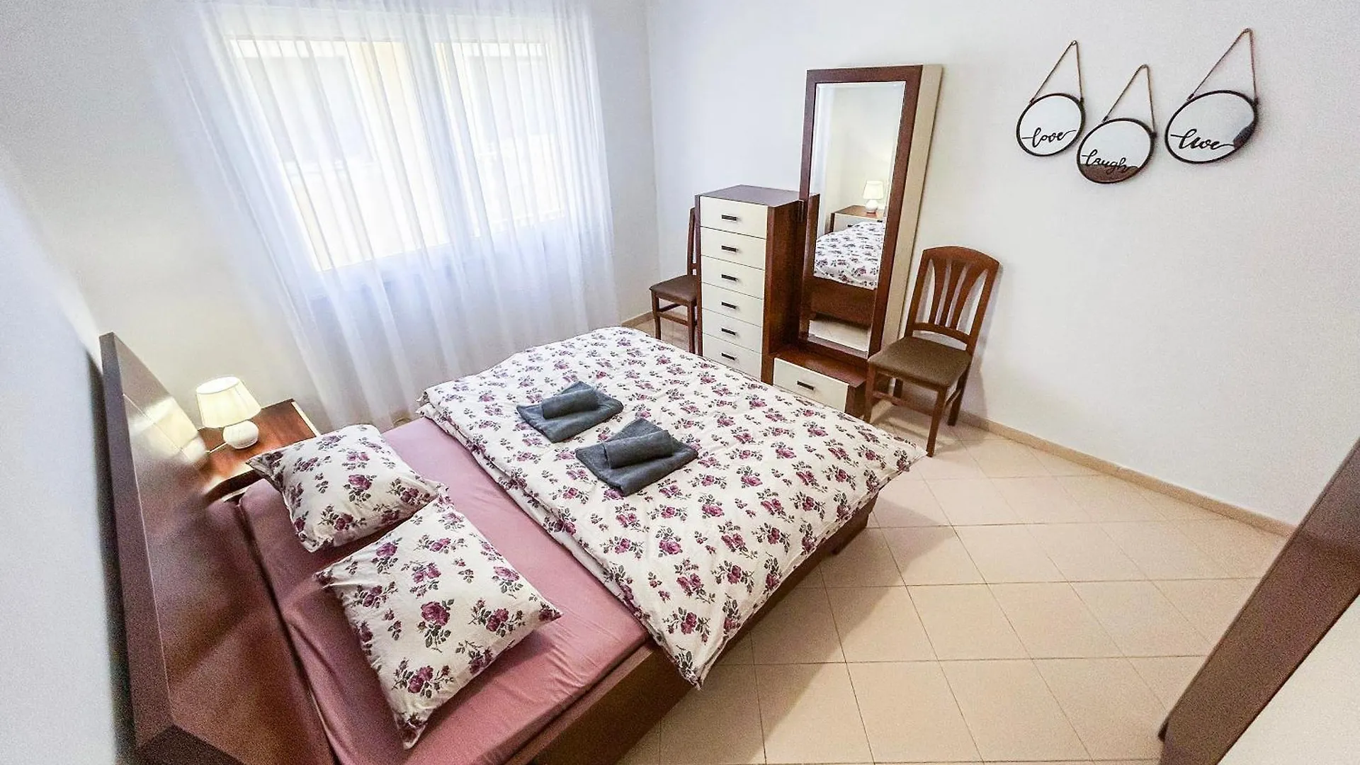 Apartments Veronika & Barbora With Swimming Pool Golem  Albania