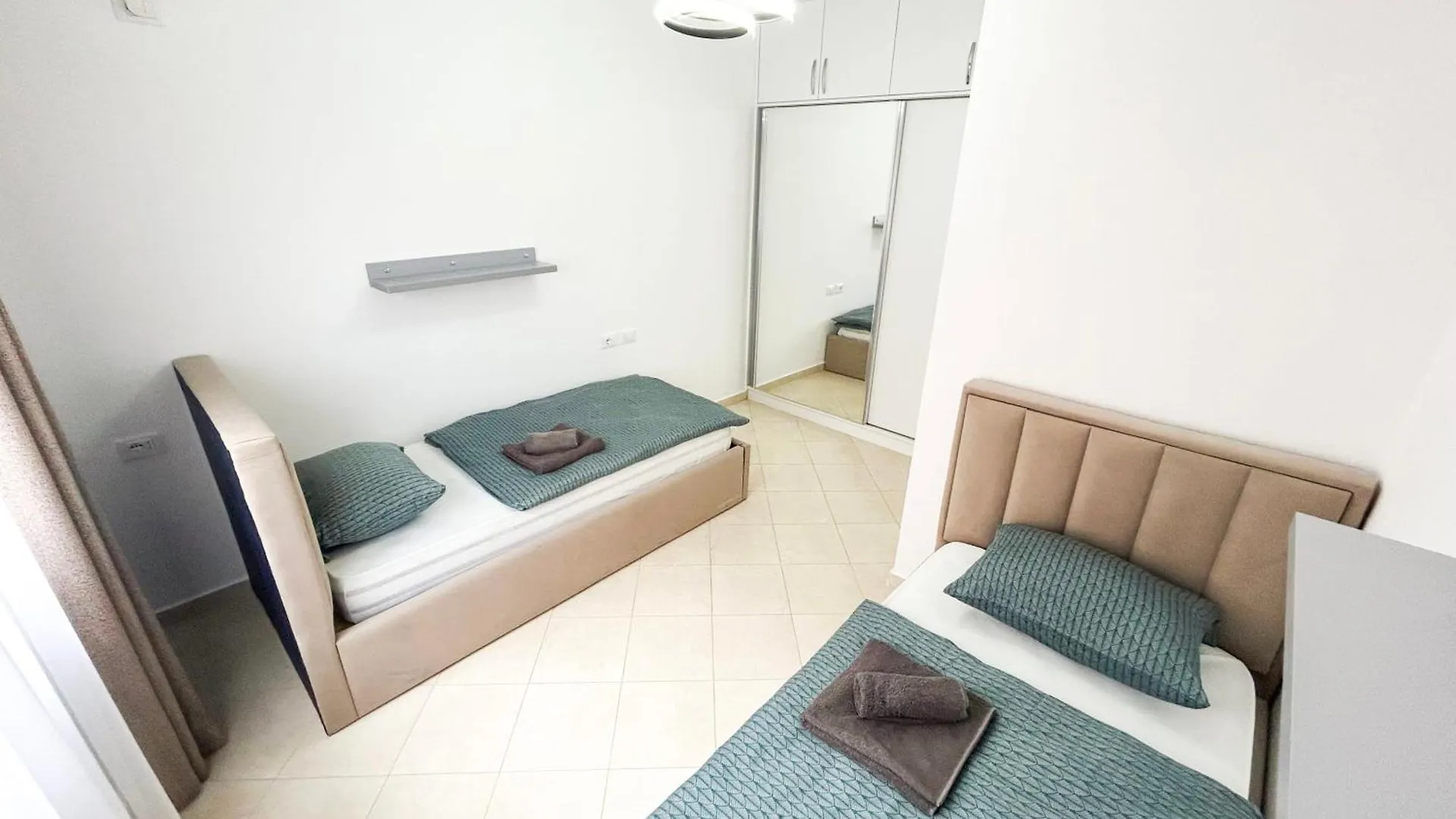 Apartments Veronika & Barbora With Swimming Pool Golem