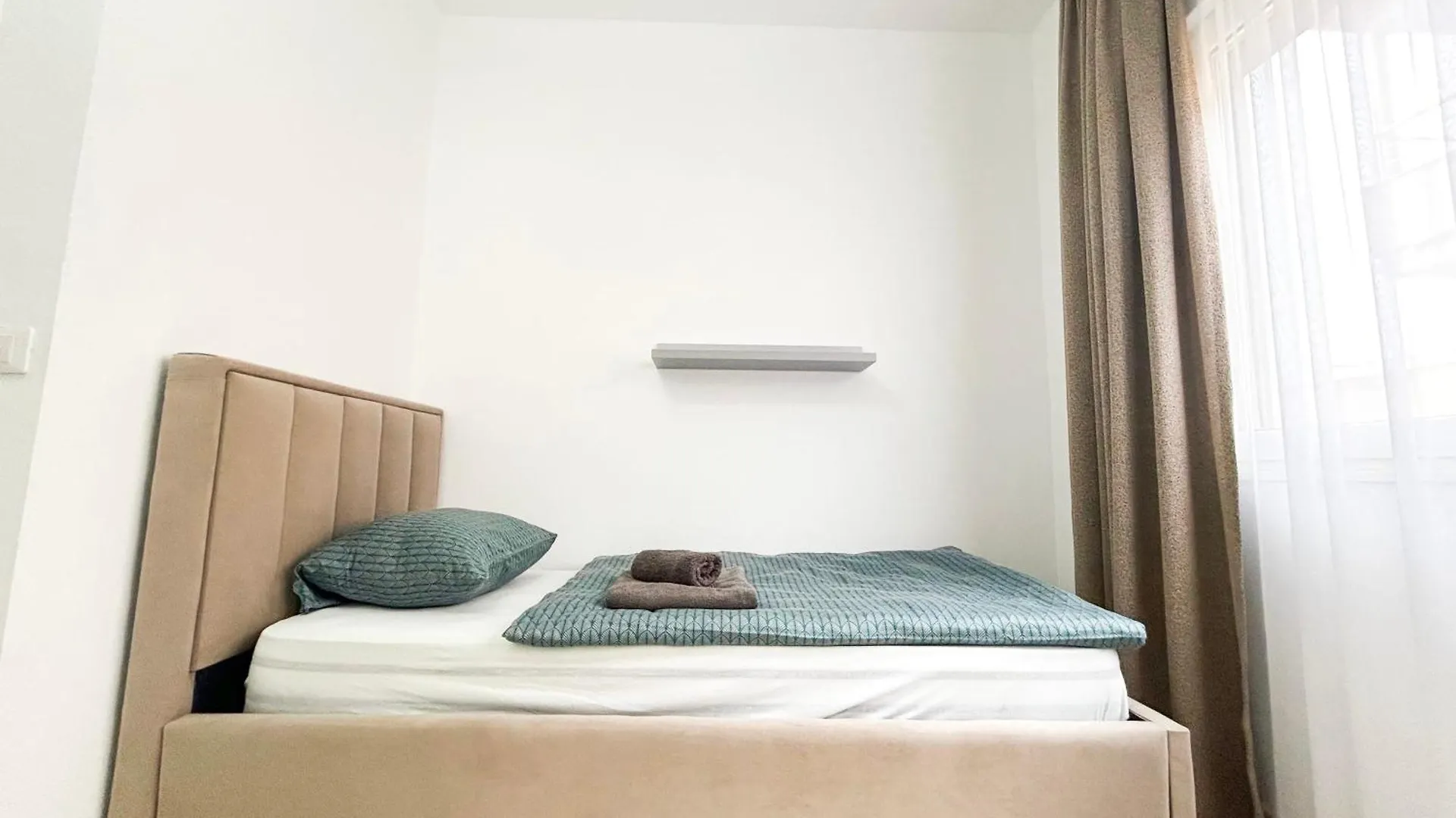 Apartments Veronika & Barbora With Swimming Pool Golem  Golem (Tirana)